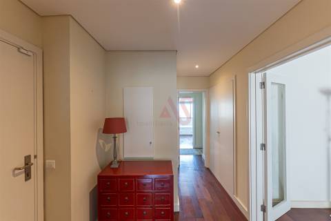 Apartamento T3 para arrendar com Vista Mar em Matosinhos – Frente à Praia