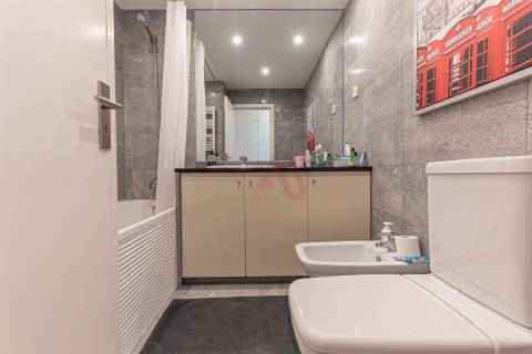 Apartamento T3 para arrendar com Vista Mar em Matosinhos – Frente à Praia