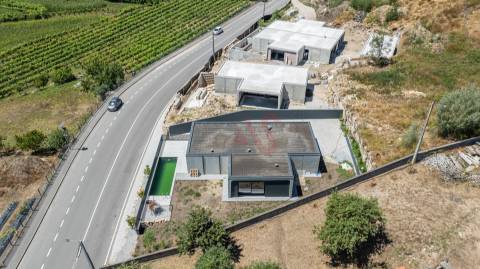 Moradia Térrea T3 com Piscina &#124; Nova &#124; Leitões, Guimarães