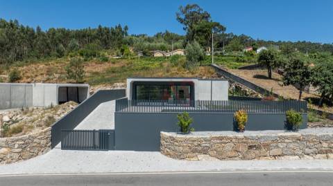 Moradia Térrea T3 com Piscina &#124; Nova &#124; Leitões, Guimarães