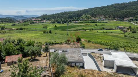 Moradia Térrea T3 com Piscina &#124; Nova &#124; Leitões, Guimarães