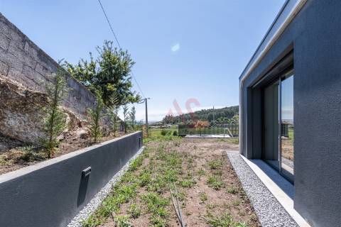 Moradia Térrea T3 com Piscina &#124; Nova &#124; Leitões, Guimarães