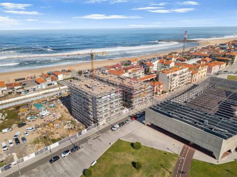 Apartamento T2 no empreendimento Espinho Beach Residendes em Espinho