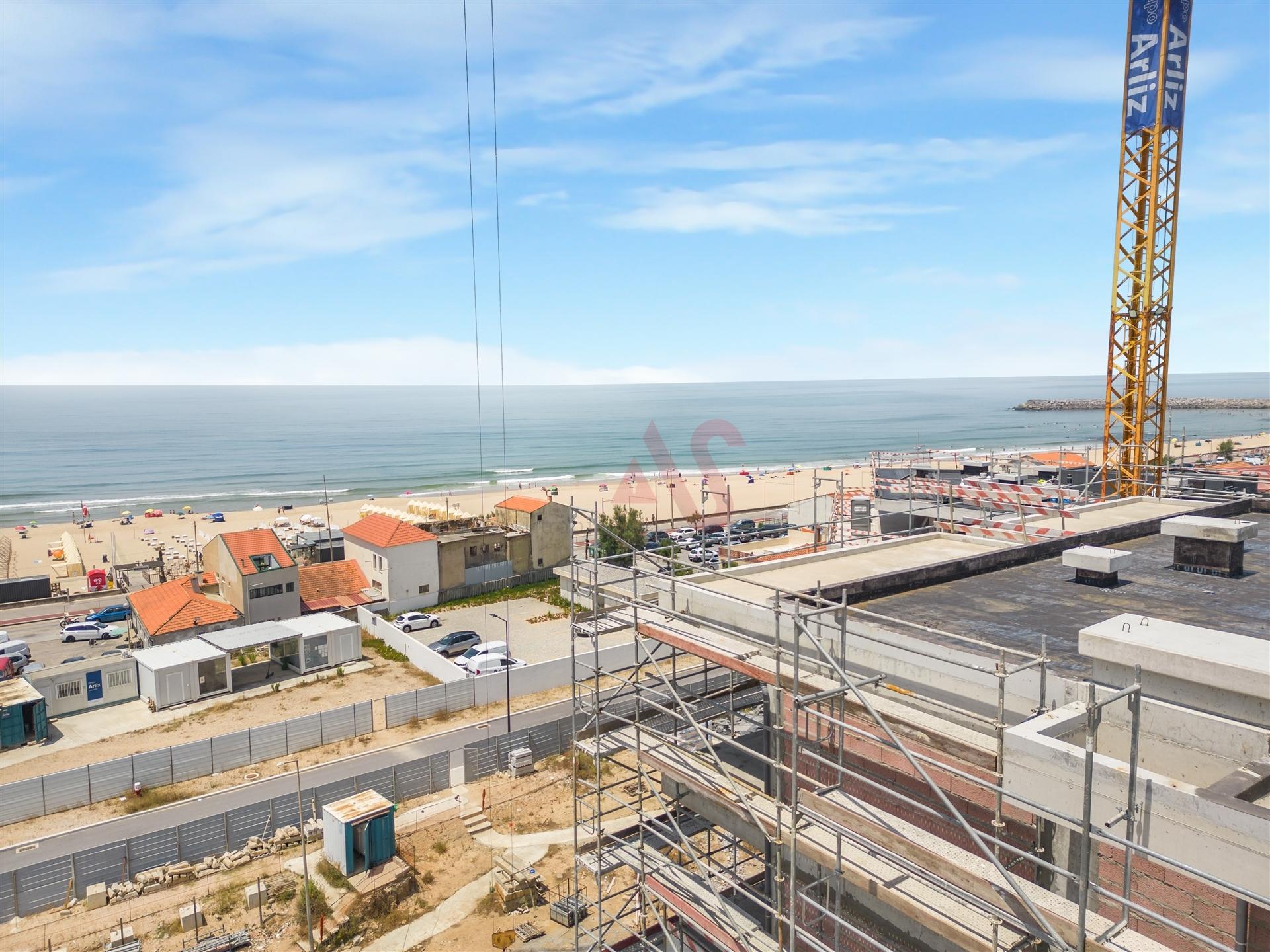 Apartamento T2 no empreendimento Espinho Beach Residendes em Espinho