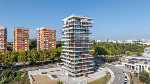 Apartamento T2 NOVO de LUXO no Miramar Tower no Porto