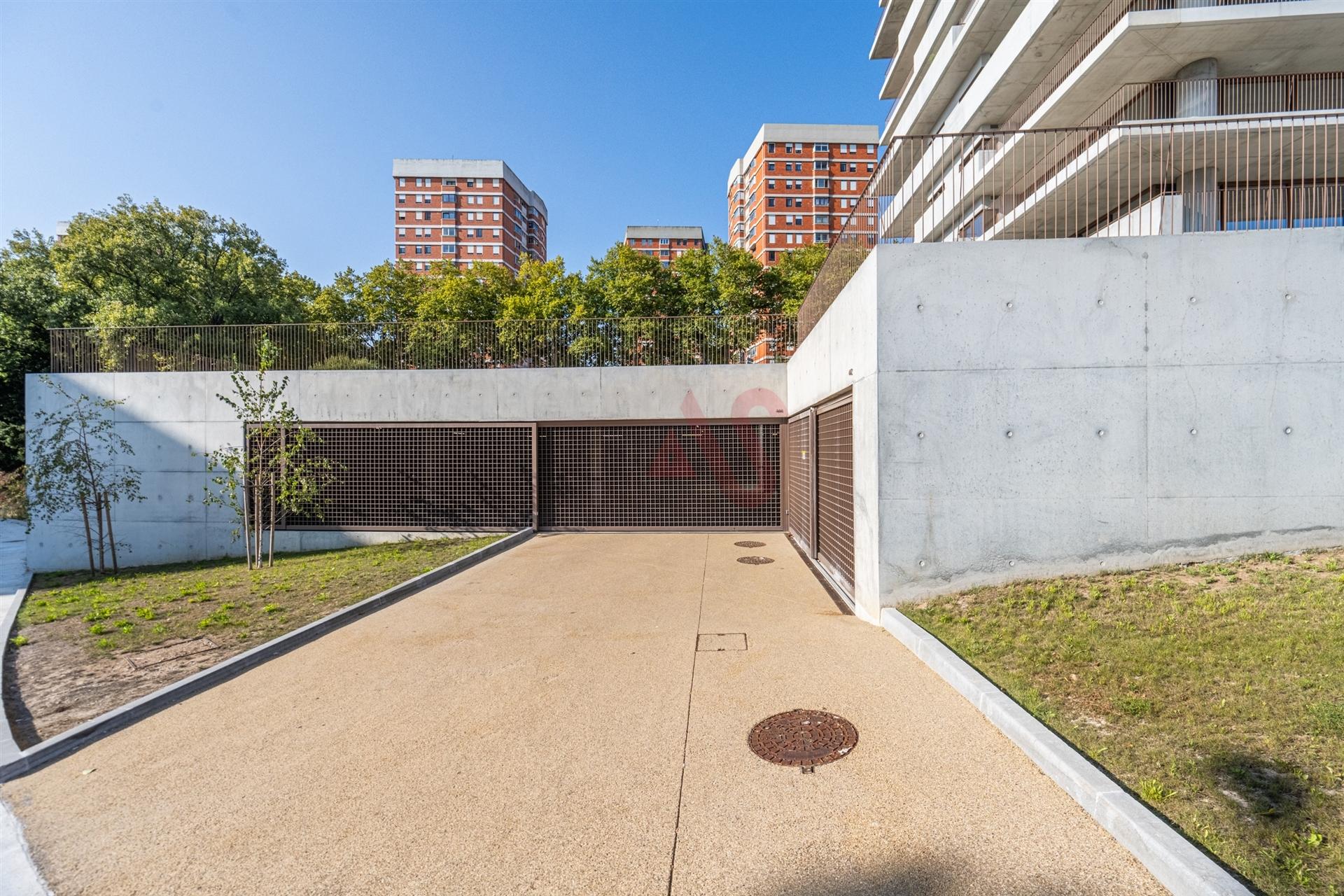 Apartamento T2 NOVO de LUXO no Miramar Tower no Porto