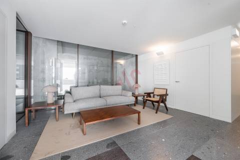 Apartamento T2 NOVO de LUXO no Miramar Tower no Porto