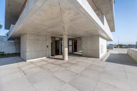 Apartamento T2 NOVO de LUXO no Miramar Tower no Porto