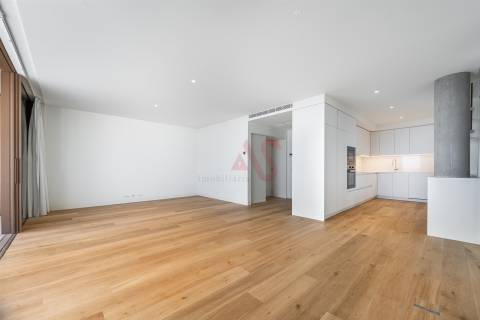 Apartamento T2 NOVO de LUXO no Miramar Tower no Porto