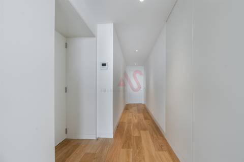 Apartamento T2 NOVO de LUXO no Miramar Tower no Porto