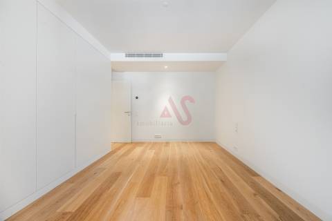Apartamento T2 NOVO de LUXO no Miramar Tower no Porto