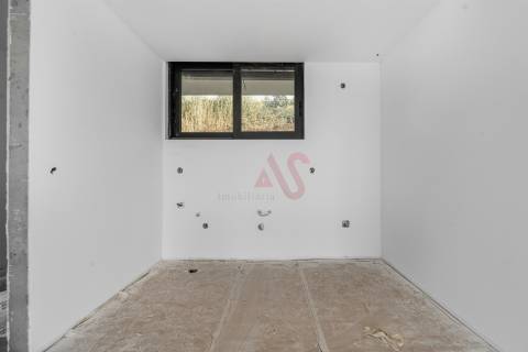 Moradia T3 em Construção com Piscina – Roriz, Santo Tirso
