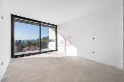 Moradia T3 em Construção com Piscina – Roriz, Santo Tirso
