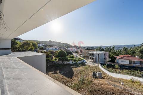 Moradia T3 em Construção com Piscina – Roriz, Santo Tirso