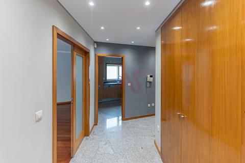 Moradia T3 em Matosinhos – Espaço, Conforto e Localização!