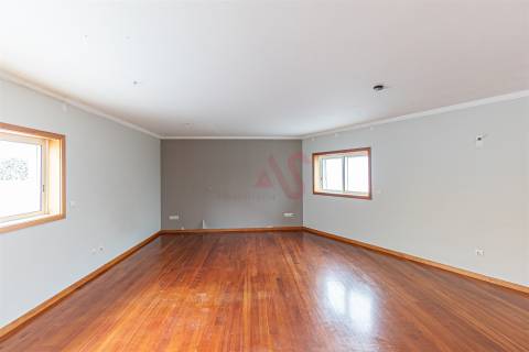 Moradia T3 em Matosinhos – Espaço, Conforto e Localização!