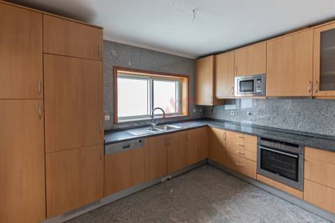 Moradia T3 em Matosinhos – Espaço, Conforto e Localização!