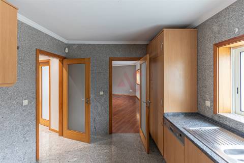 Moradia T3 em Matosinhos – Espaço, Conforto e Localização!