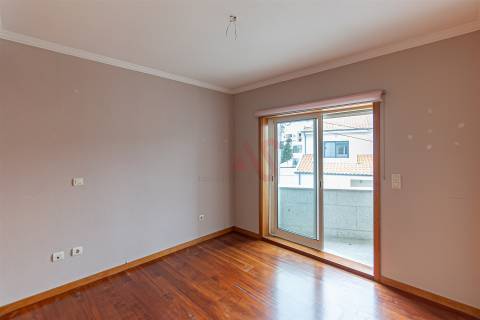 Moradia T3 em Matosinhos – Espaço, Conforto e Localização!