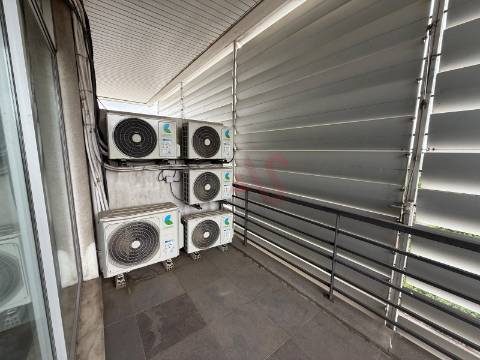 Escritório em Ermesinde, Valongo com 4 lugares de estacionamento