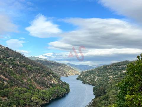 Moradia T3 em estilo Rústico em Oliveira do Douro, Cinfães