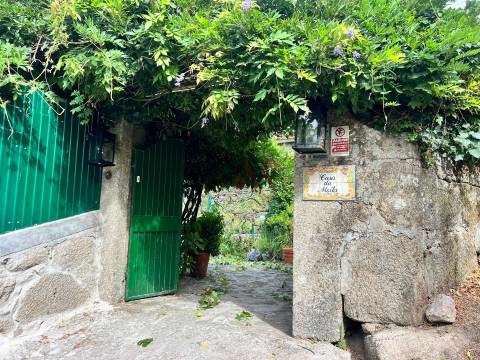 Moradia T3 em estilo Rústico em Oliveira do Douro, Cinfães