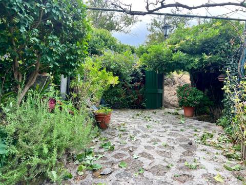 Moradia T3 em estilo Rústico em Oliveira do Douro, Cinfães