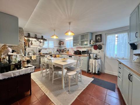 Moradia T3 em estilo Rústico em Oliveira do Douro, Cinfães