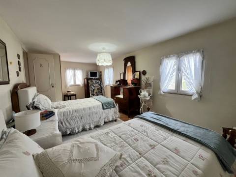 Moradia T3 em estilo Rústico em Oliveira do Douro, Cinfães