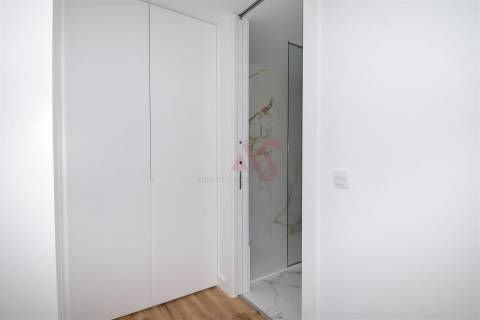 Apartamento T2 NOVO em Famões, Odivelas