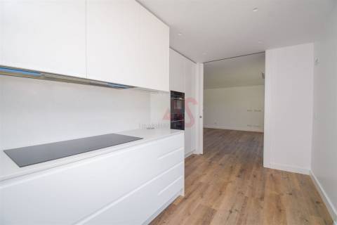 Apartamento T3 NOVO em Famões, Odivelas