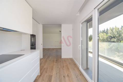 Apartamento T3 NOVO em Famões, Odivelas