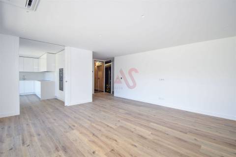 Apartamento T3 NOVO em Famões, Odivelas