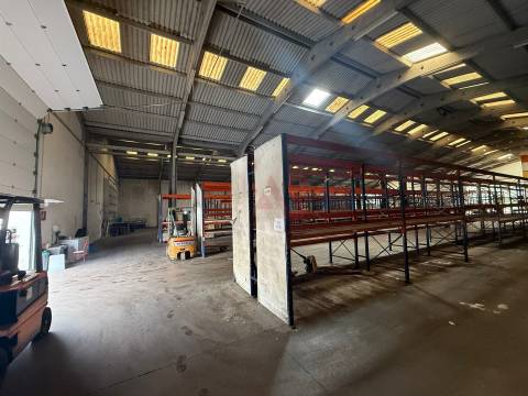 Armazém industrial com 3.000 m² em Seixas, Caminha