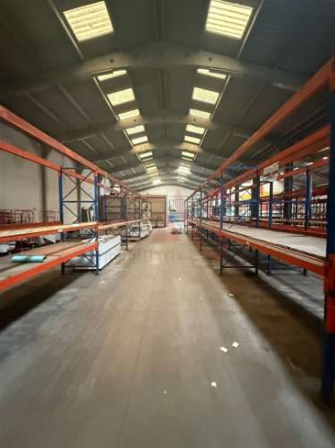 Armazém industrial com 3.000 m² em Seixas, Caminha