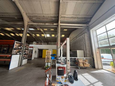 Armazém industrial com 3.000 m² em Seixas, Caminha