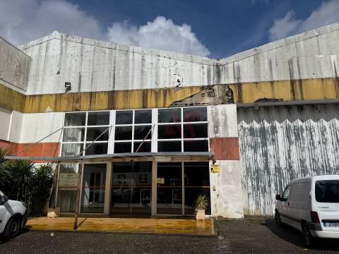 Armazém industrial com 3.000 m² em Seixas, Caminha