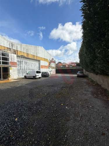 Armazém industrial com 3.000 m² em Seixas, Caminha