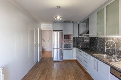 Apartamento T3 Duplex na Maia