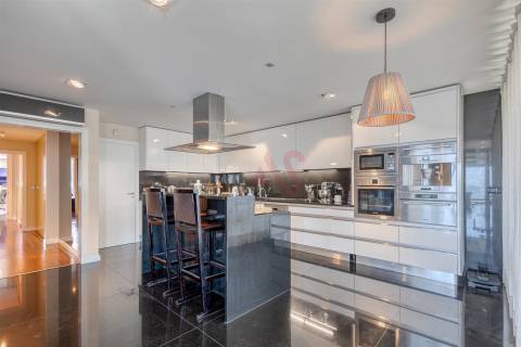 Penthouse Duplex Exclusiva – Primeira Linha de Mar em Canidelo, Vila Nova de Gaia
