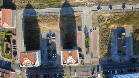 Terreno para construção com lote aprovado para 19 fogos com 468 m² em Mina de Água, Amadora