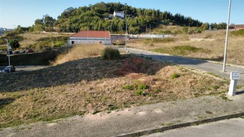 Terreno para construção com lote aprovado para 19 fogos com 468 m² em Mina de Água, Amadora