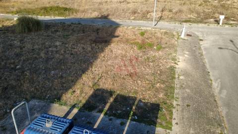 Terreno para construção com lote aprovado para 19 fogos com 468 m² em Mina de Água, Amadora