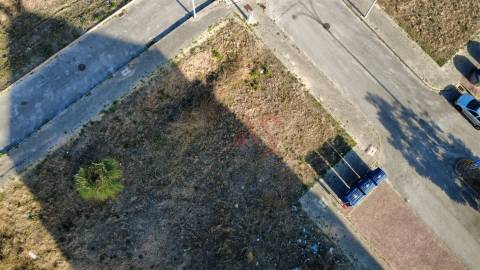 Terreno para construção com lote aprovado para 19 fogos com 468 m² em Mina de Água, Amadora