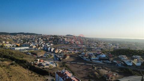 Terreno para construção com lote aprovado para 19 fogos com 468 m² em Mina de Água, Amadora
