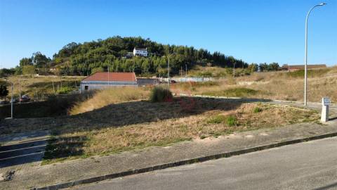 Terreno para construção com lote aprovado para 19 fogos com 468 m² em Mina de Água, Amadora