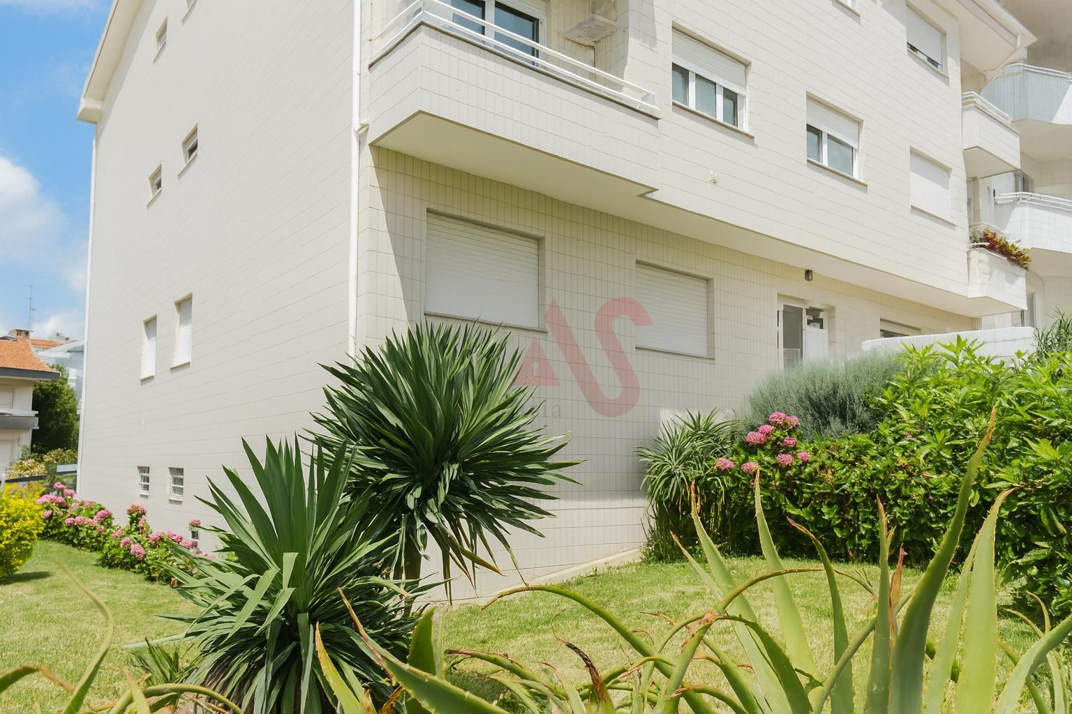 Apartamento T1 transformado em T2 em Mafamude, Vila Nova de Gaia