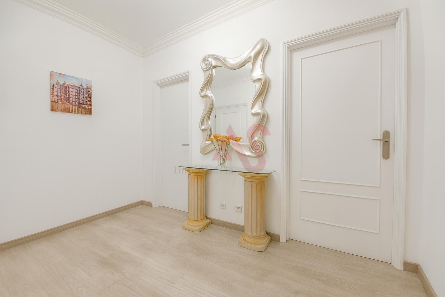 Apartamento T1 transformado em T2 em Mafamude, Vila Nova de Gaia