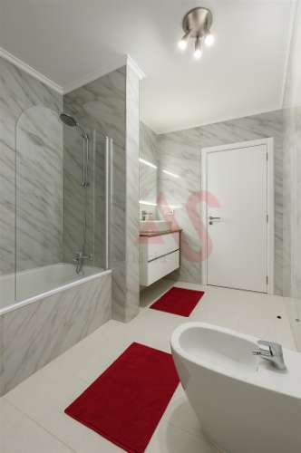 Apartamento T1 transformado em T2 em Mafamude, Vila Nova de Gaia