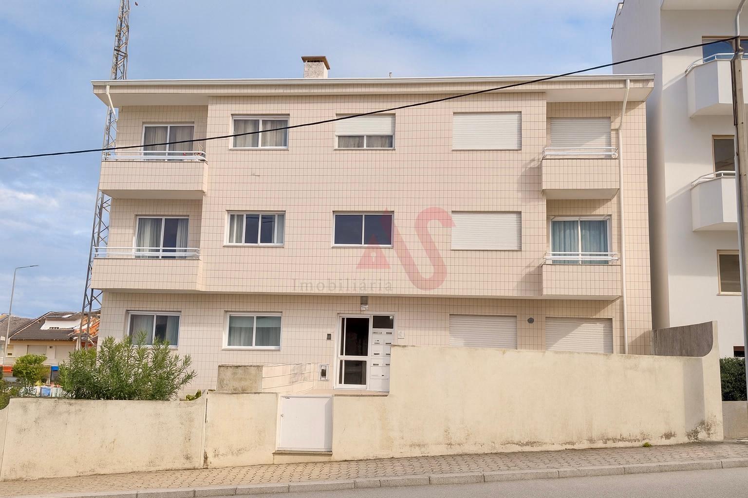 Apartamento T1 transformado em T2 em Mafamude, Vila Nova de Gaia